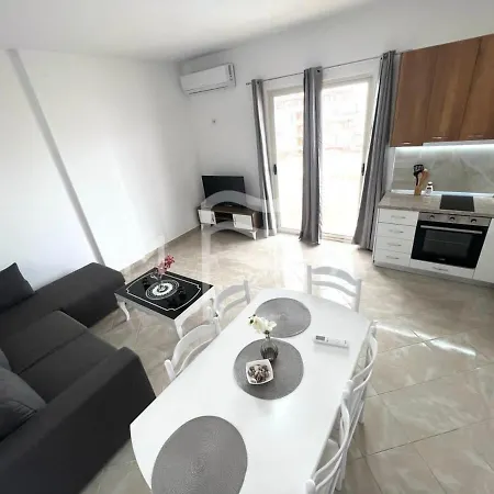 Marine Jewel Retreat B52 Lägenhet Golem (Tirana)