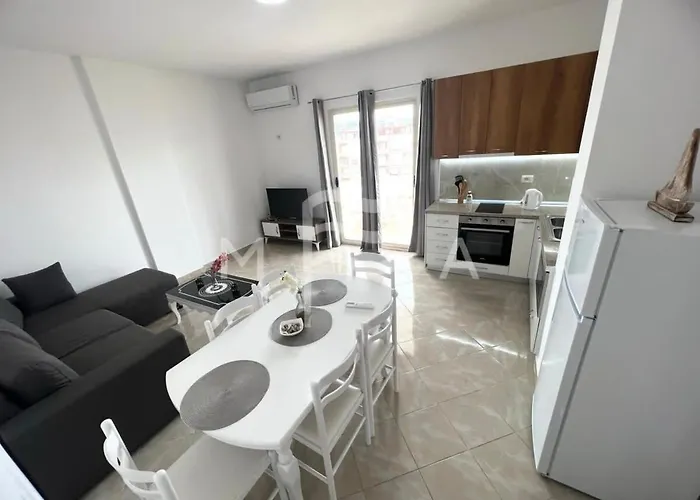 Marine Jewel Retreat B52 Lägenhet Golem (Tirana)