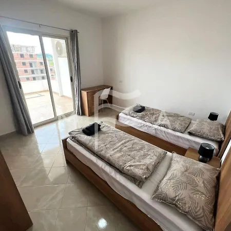 Marine Jewel Retreat B52 Apartment Golem (Tirana)
