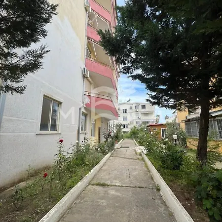 Marine Jewel Retreat B52 * Golem (Tirana)