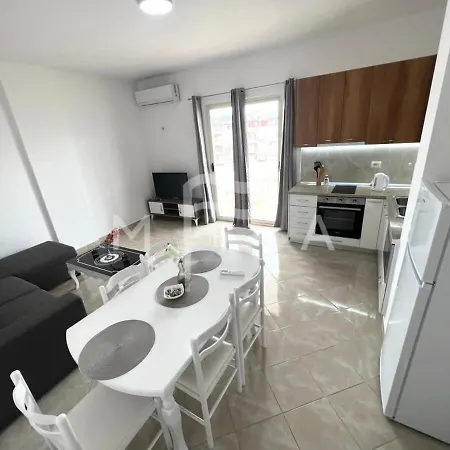 Marine Jewel Retreat B52 Appartamento Golem (Tirana)