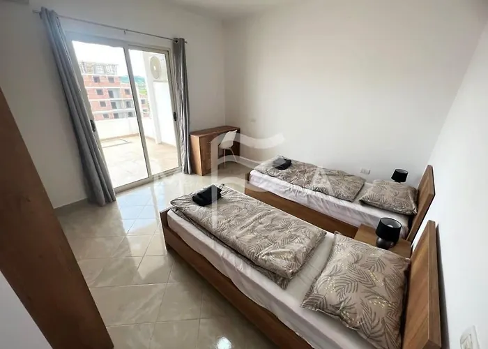 Marine Jewel Retreat B52 Apartment Golem (Tirana)