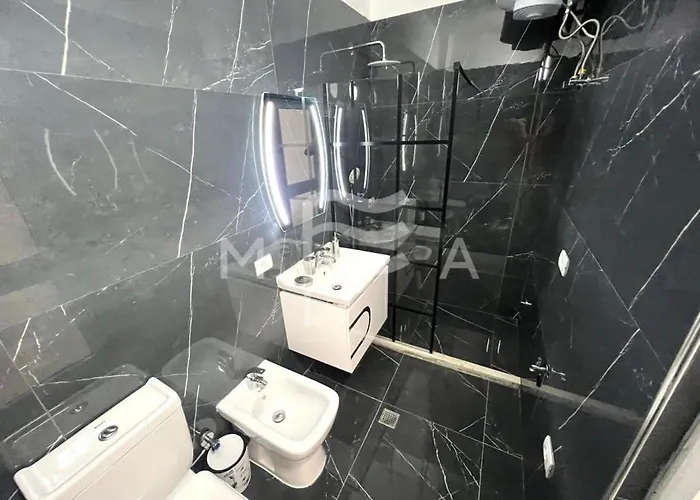 Marine Jewel Retreat B52 * Golem (Tirana)