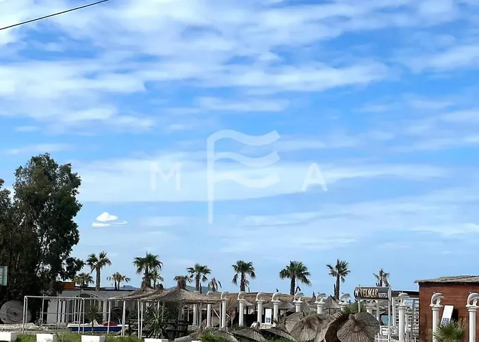 Marine Jewel Retreat B52 * Golem (Tirana)